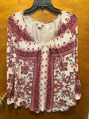 Lucky brand long sleeve pink/white floral paisley vneck blouse size M